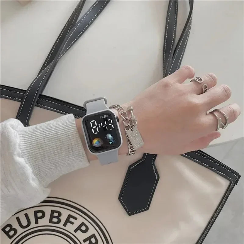 Montre Sport LED Étanche Numérique Silicone Sans Bracelet Pour Hommes Femmes